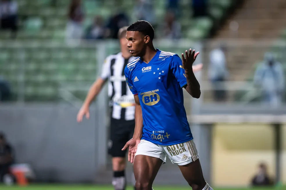 cruzeiro-vitor-leque