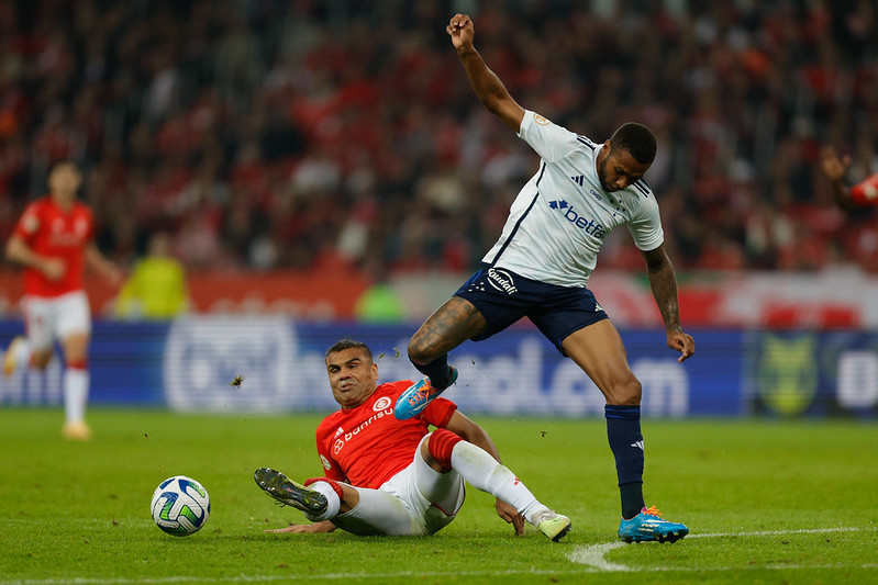 wesley-cruzeiro-perde-gol-inacreditavel-internacional