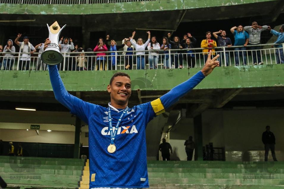 Ex-jogador do Cruzeiro relata violência e avisa sobre risco de tragédia