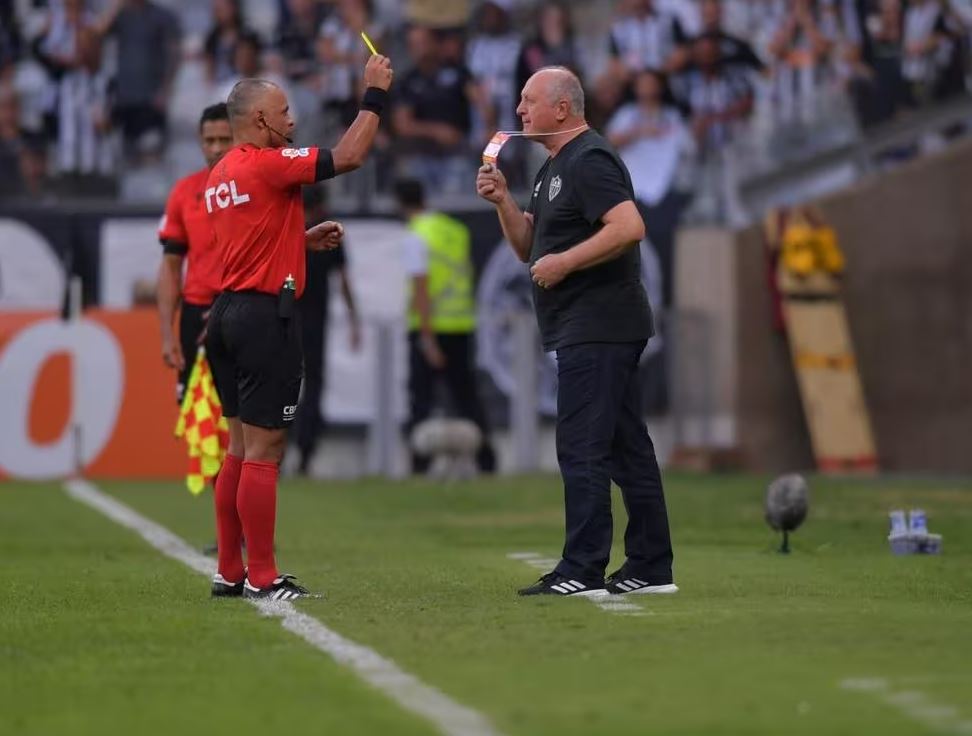 felipão expulso-jogo