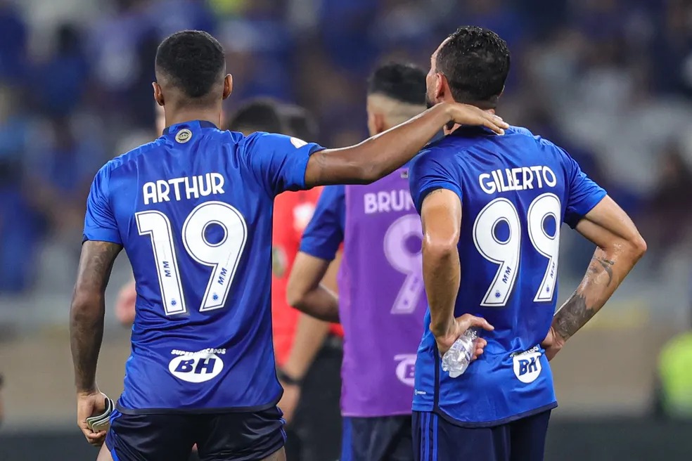 Gilberto é humilhado por torcedores após ceder empate para o Corinthians