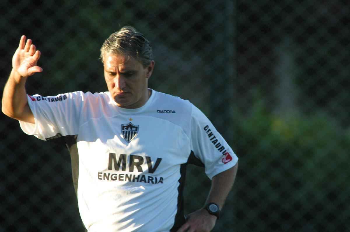 Tite foi um dos técnicos que rebaixou o Atlético-MG
