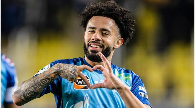 Confirmado: Claudinho desembarca para dividir gramado com ídolo do Cruzeiro