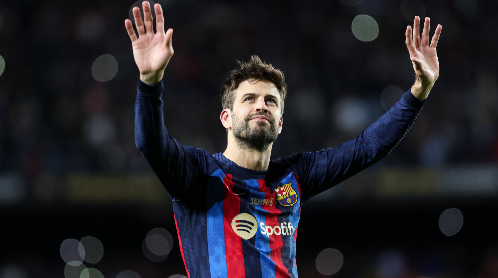 Gerard Piqué com a camisa do Barcelona