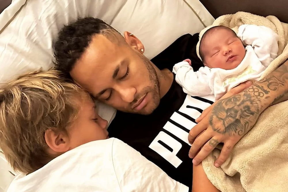 Neymar e filhos