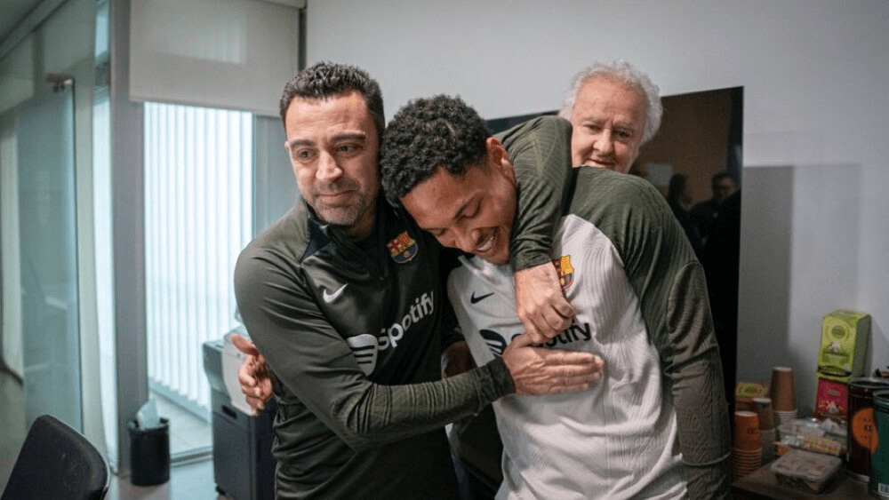 Xavi e Vitor Roque