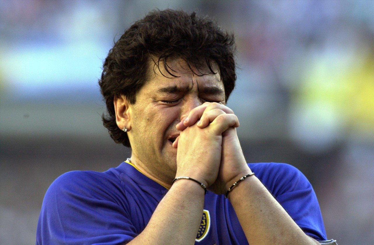 Você não vai acreditar no que fizeram com a Bola de Ouro conquistada por Maradona