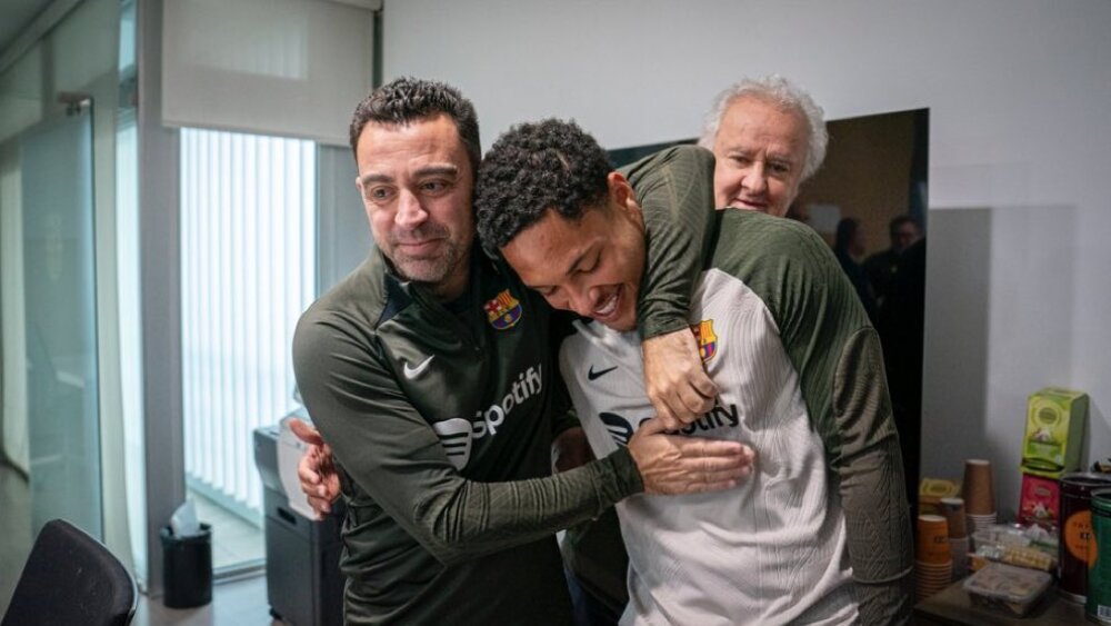 Xavi e Vitor Roque