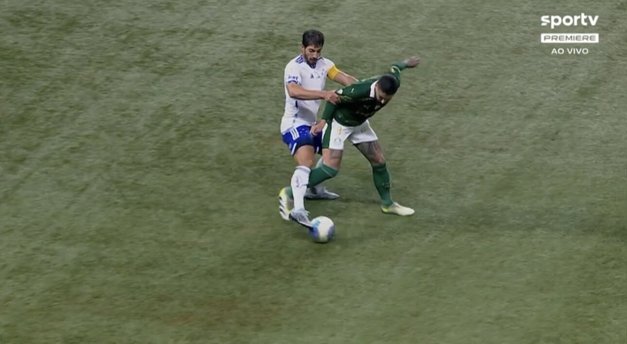 Cruzeiro não se rebaixa e vai em busca da CBF por gol anulado contra o Palmeiras