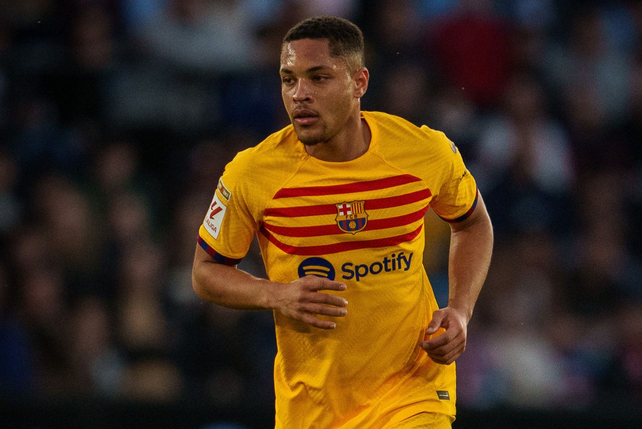 Notícia emitida pelo Barcelona confirma divisor de águas para Vitor Roque