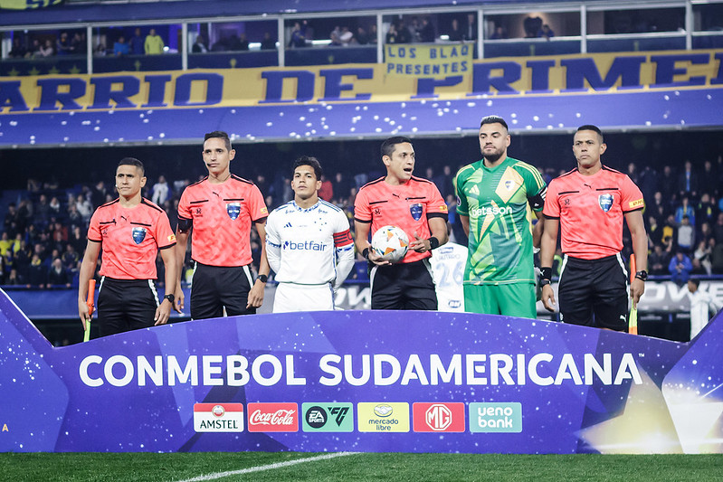 Torcedor flagrado cometendo crime em Boca Juniors x Cruzeiro é detido