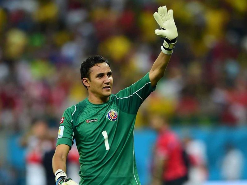 Keylor Navas sabe jogar com os pés e está dando sopa para o Cruzeiro contratar