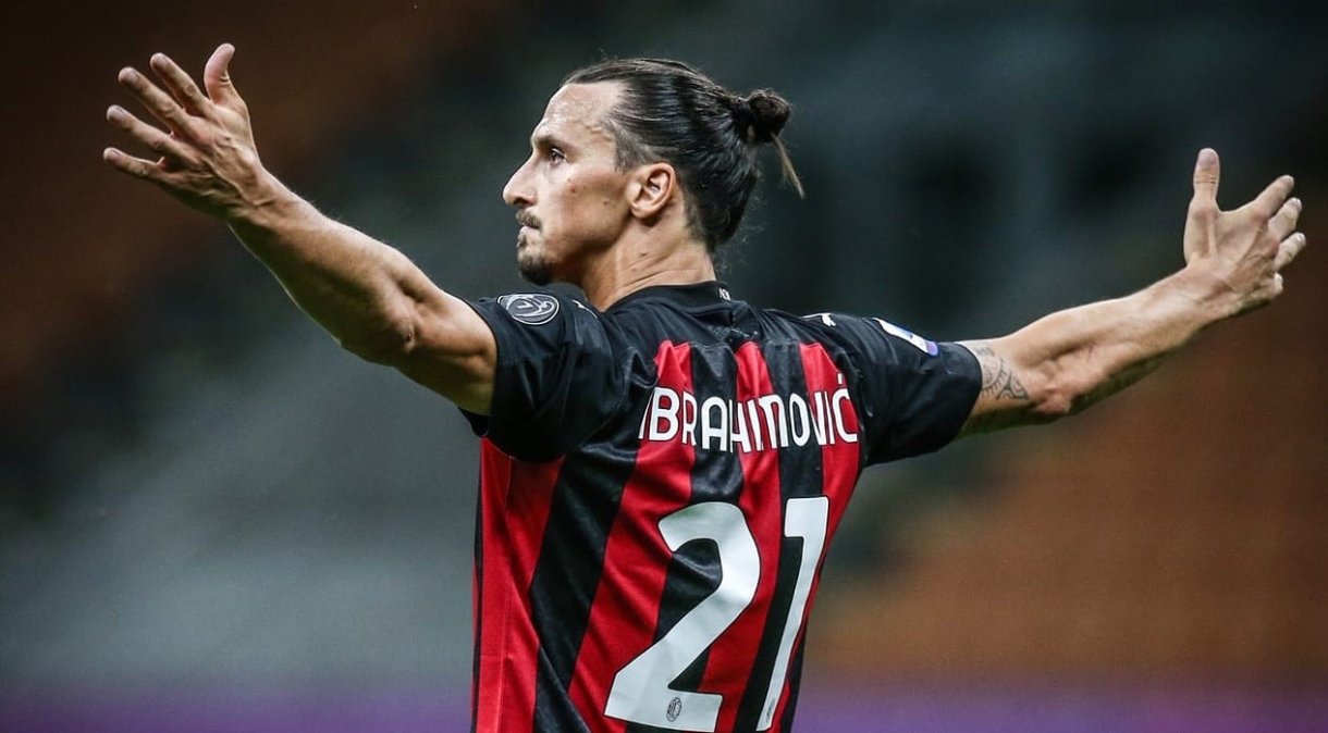 Ibrahimović esquece a fama de bad-boy e se derrete por ex-Cruzeiro