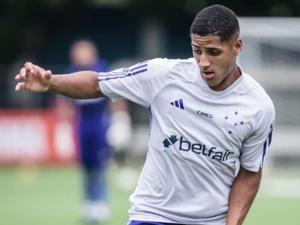 De afastado a emprestado: Fernando aparece novamente com o elenco do Cruzeiro