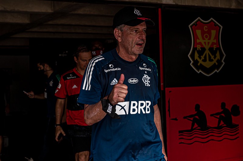 Com a missão de eliminar o Corinthians, novo treinador do Flamengo é anunciado