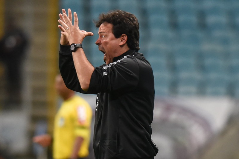 Fernando Diniz nem chegou no Cruzeiro e já tem data para sair
