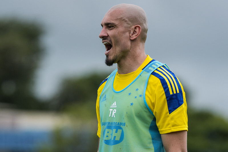 Zagueiro Maicon é do Cruzeiro! Confirmado