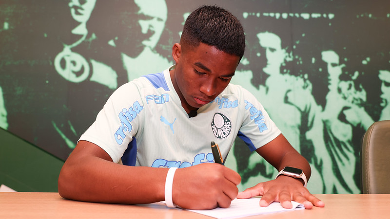 Recém chegou na Espanha! Endrick oficializa assinatura fora do Real Madrid