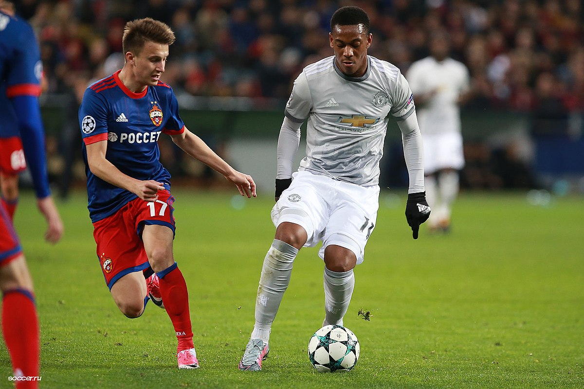 Martial encaminha assinatura com time inesperado após cansar de esperar o Flamengo
