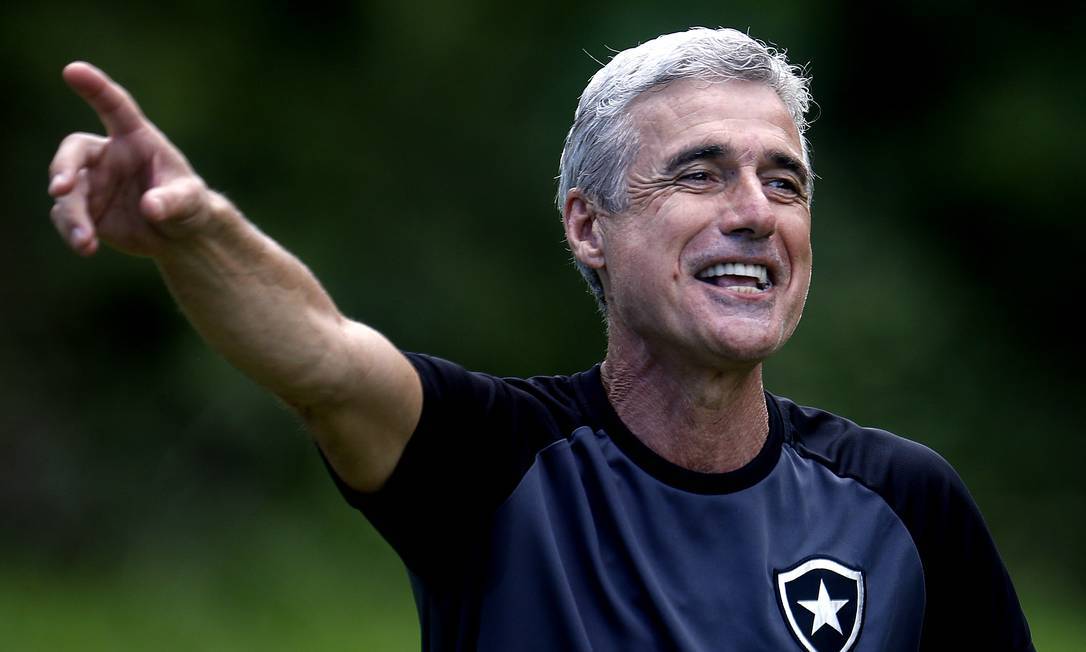 Condição revelada: Luís Castro ganha data pra treinar o Cruzeiro ainda em 2024