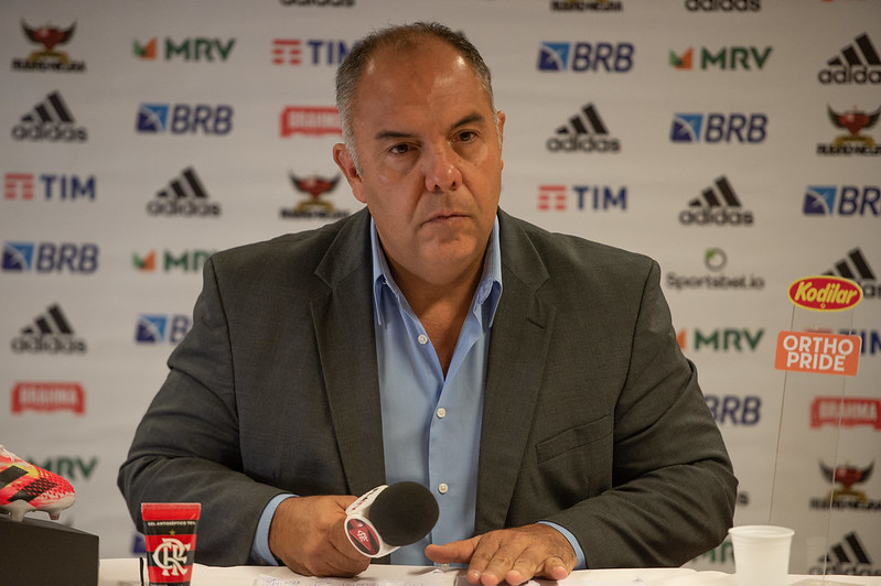 Flamengo usa tudo que pode e FIFA irá pagar salários de craque