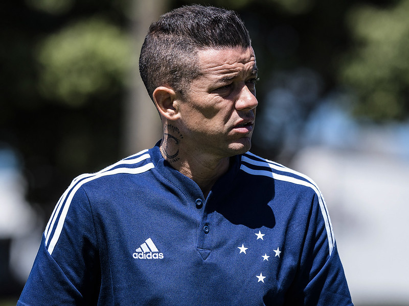 Meia que fez dupla com D’Alessandro pode deletar o Cruzeiro e parar no Internacional