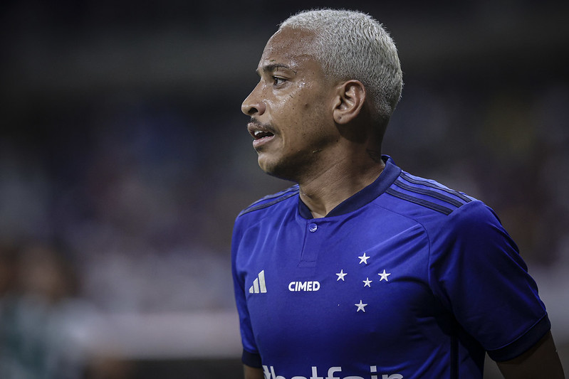 Zico esquece Matheus Pereira e exalta três camisas 10 brasileiros: ‘Com a minha característica’