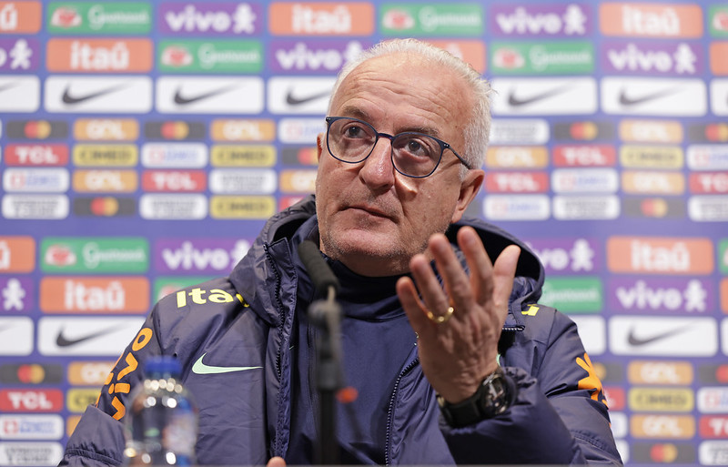 Dorival Jr quebra mistério sobre levar Matheus Pereira a Seleção Brasileira