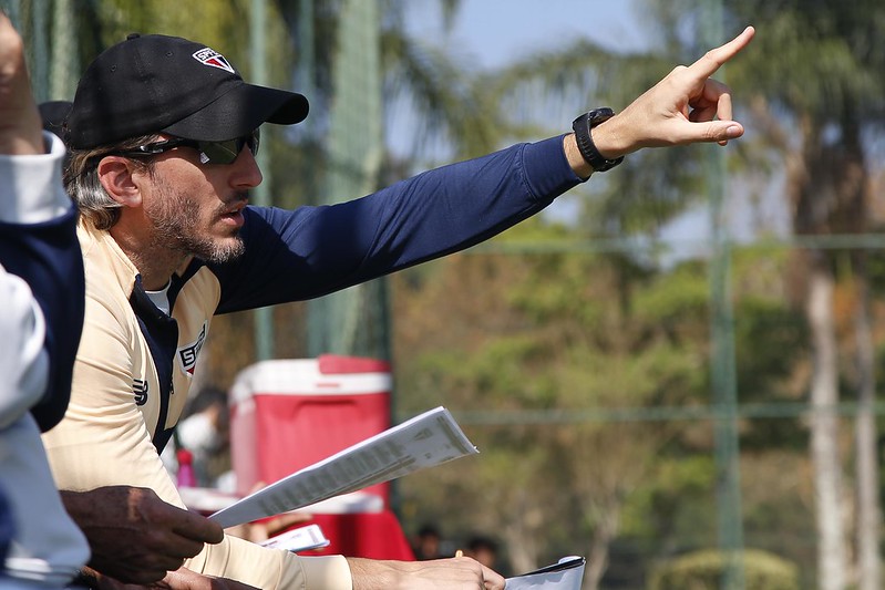 São Paulo contratou reforço que o Cruzeiro queria e nem coloca para jogar