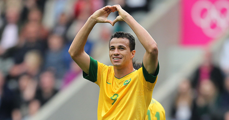 Leandro Damião foi nomeado para substituir ídolo do Milan