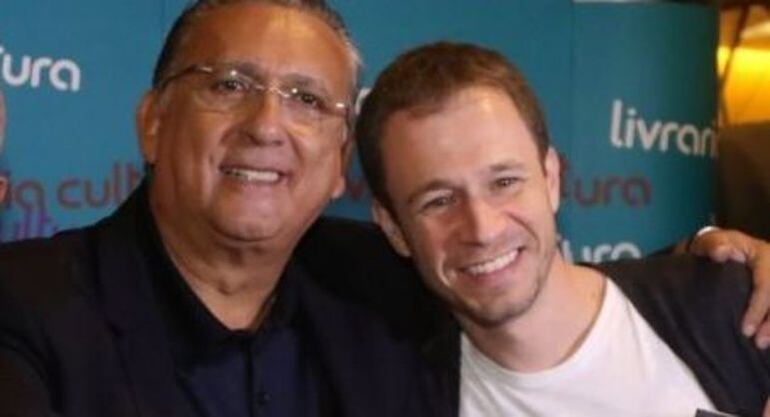 Tiago Leifert e Galvão Bueno podem chegar juntos para atuar em emissora rival da Globo