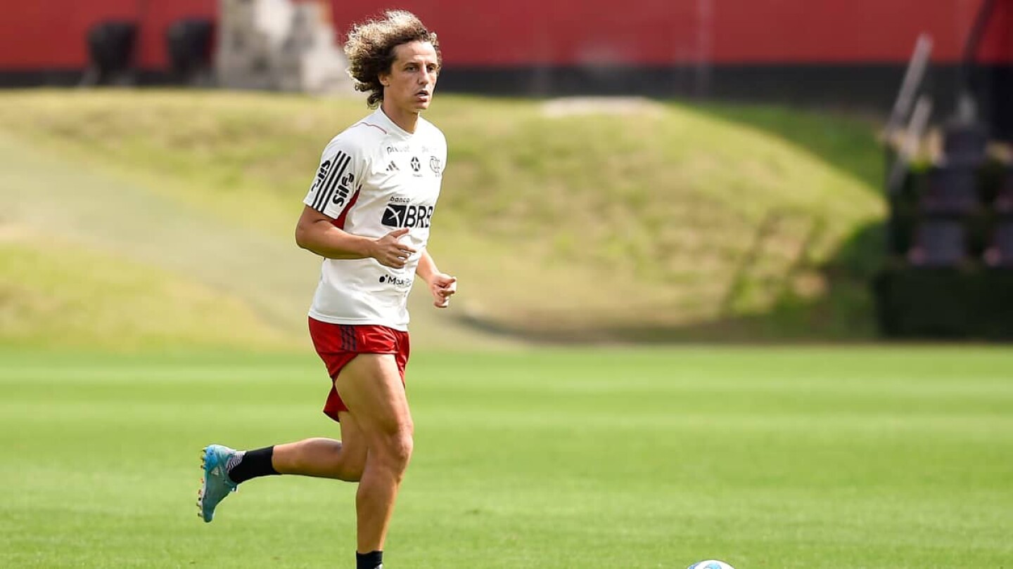David Luiz pode vestir uniforme alvinegro em janeiro de 2025