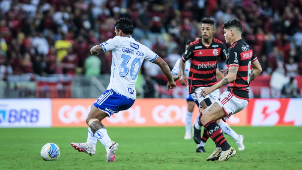Atacante esperado no Cruzeiro acabou sendo oficializado pelo Flamengo