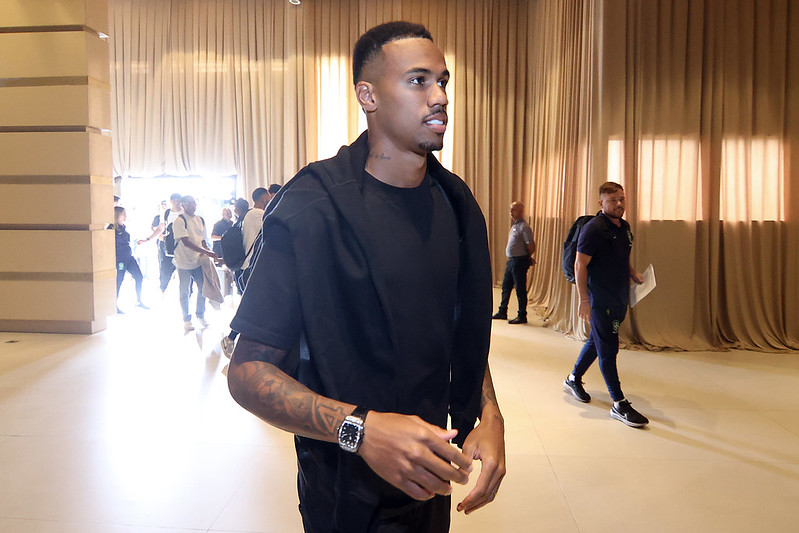 Torcedor declarado do Corinthians, Gabriel Magalhães chegou em SP para apresentação