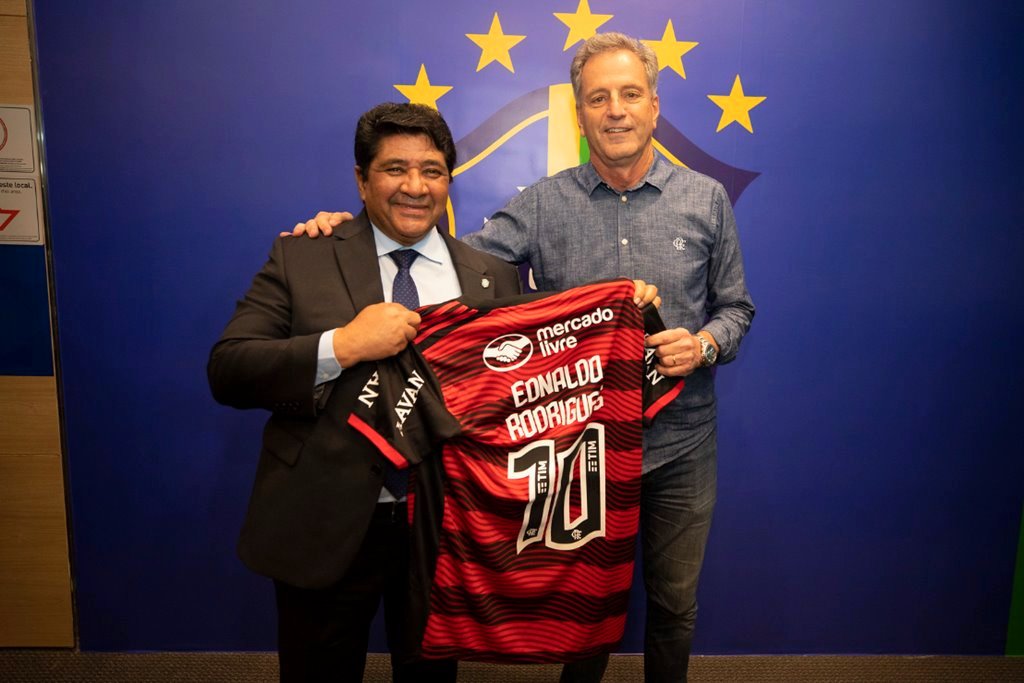 CBF surpreende geral e deve ajudar ao Flamengo a pagar salários de craque