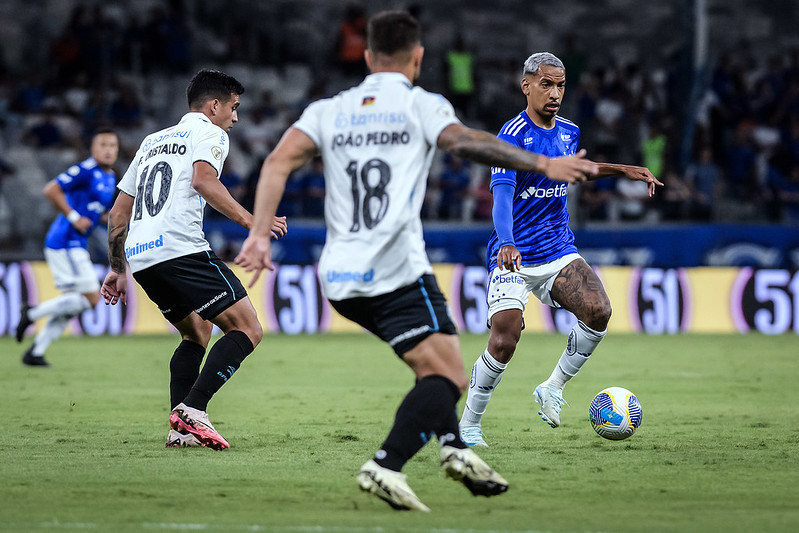 Jogo entre Cruzeiro x Grêmio pode ser anulado após confirmação de erro grave?