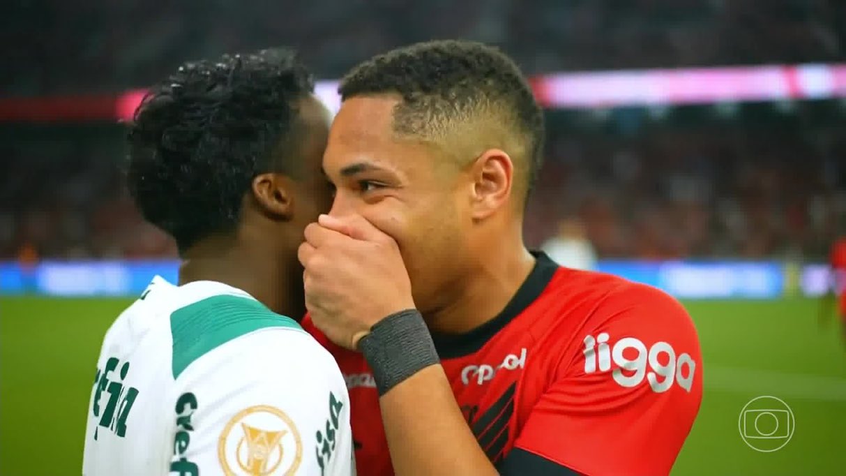 Endrick e Vitor Roque invertem papéis na Espanha: um em má fase e outro voando