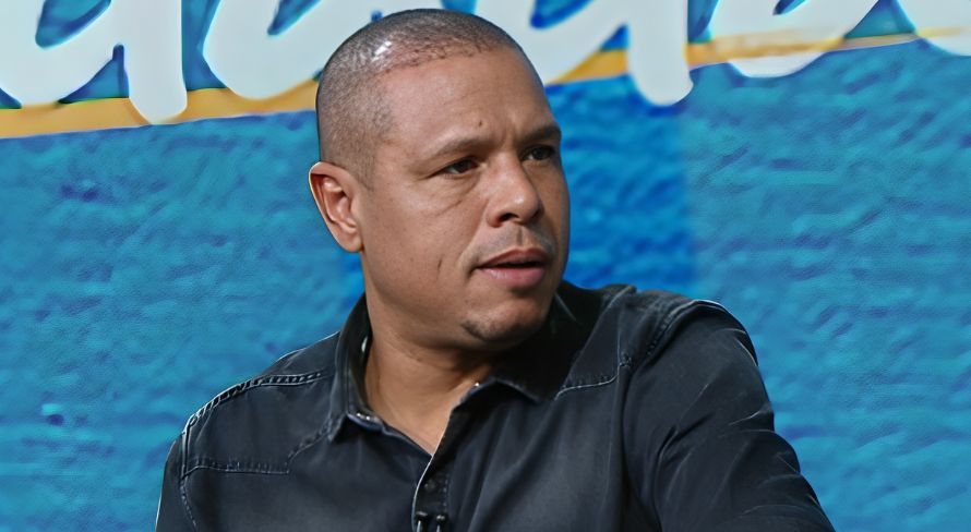 Luis Fabiano diz que Cruzeiro está contratando jogador com mais nome que futebol