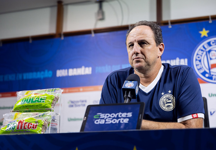 Rogério Ceni ganhava R$ 76 mil por dia no Cruzeiro e agora pode encerrar jejum de 35 anos no Bahia