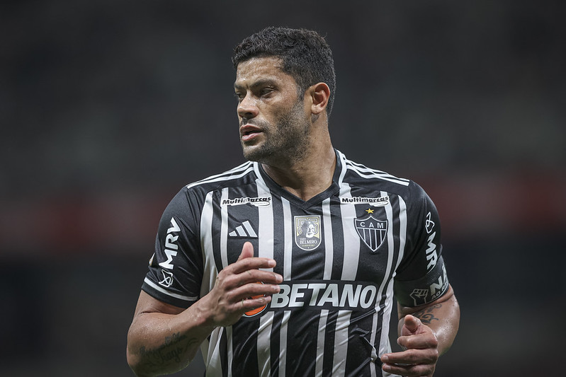 Hulk assinou contrato e foi para a mesma equipe de Messi