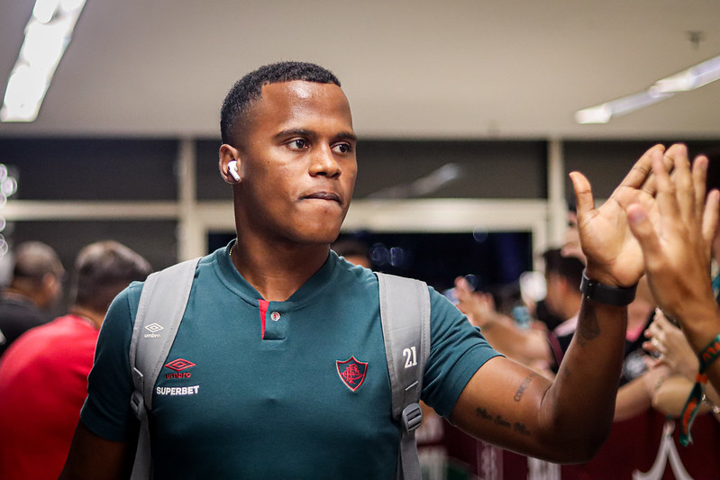 R$ 1 milhão por mês e Jhon Arias sai do Fluminense para assinar com o Cruzeiro