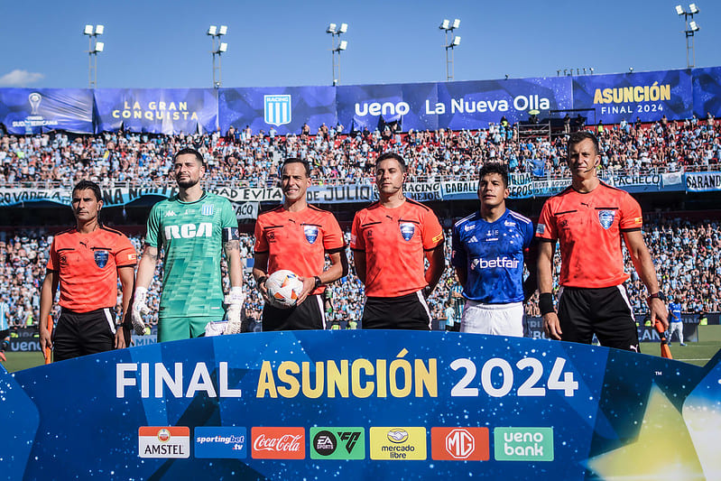 Não bastasse vencer o Cruzeiro na final, Racing confirma Milito como novo presidente