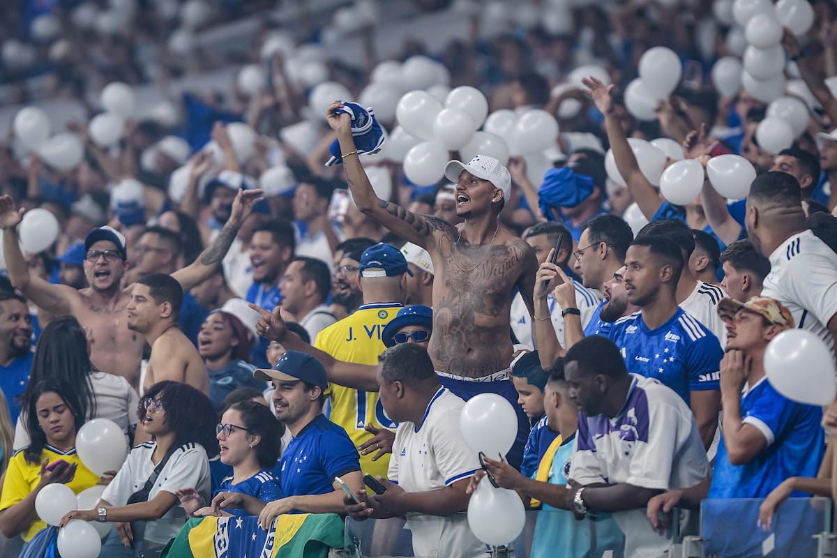 Torcedores do Cruzeiro durante jogo contra o Lanús