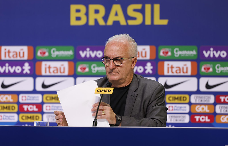 Jornalista solta quentinha fervendo sobre zagueiro convocado por Dorival chegando no Cruzeiro