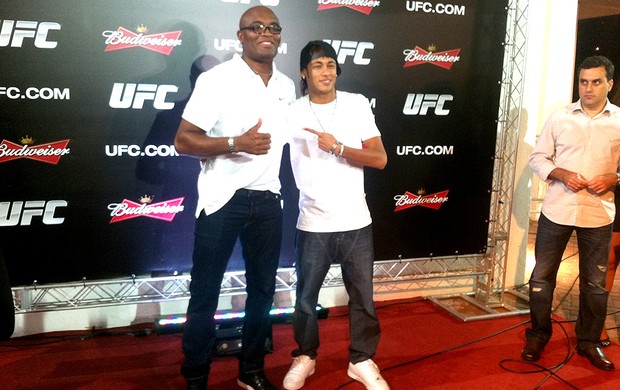 Anderson Silva surpreendeu todos e resolveu desafiar Neymar