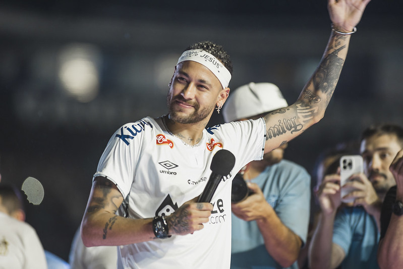 Neymar mal chegou no Santos e já tem lugar para curtir as férias em praia queridinha do Brasil