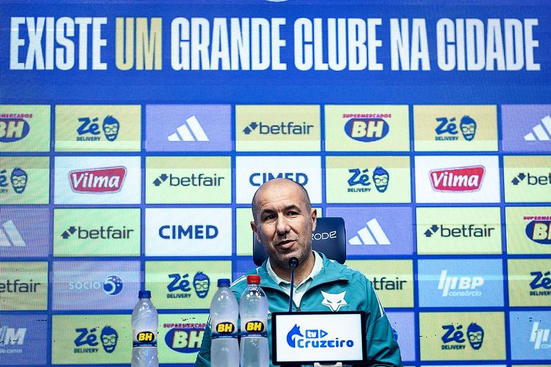 Jardim pensa rápido e surpreende ao escolher substituto de Gabigol