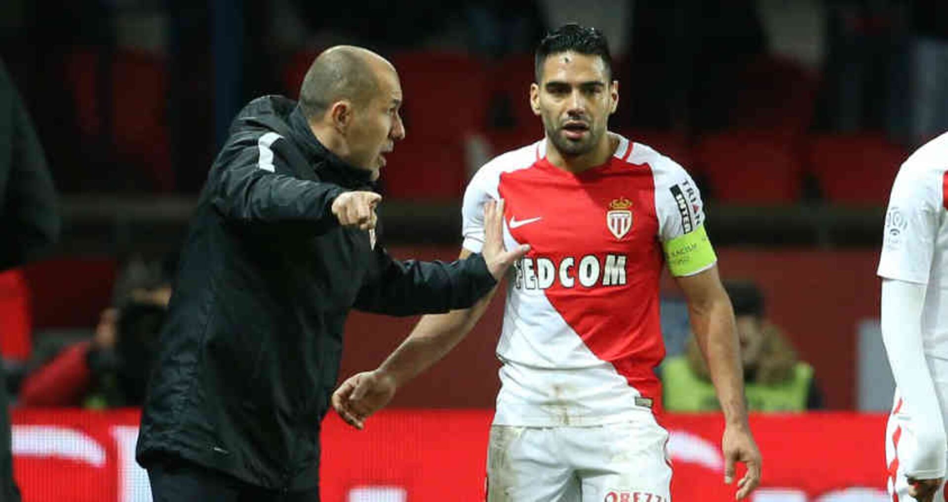 Falcao García assinou contrato e já chegou para treinar com Leonardo Jardim