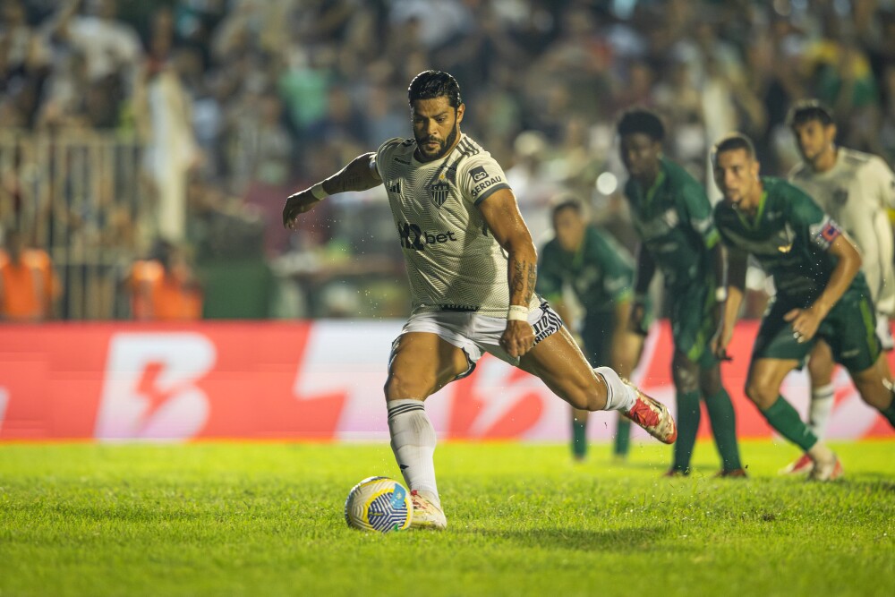 CBF deixa o Cruzeiro esperando e faz Pix milionário ao Atlético-MG