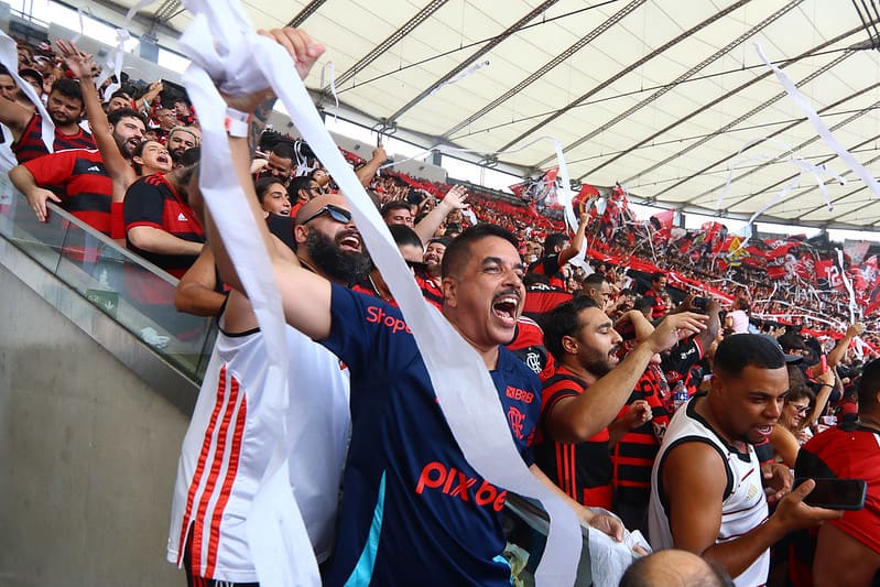 Flamengo garante salário astronômico para assinar com 3º colocado na Bola de Ouro